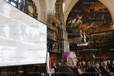Gdansk. Dwor Artusa. Sesja Rady Miasta Gdanska poswiecona...