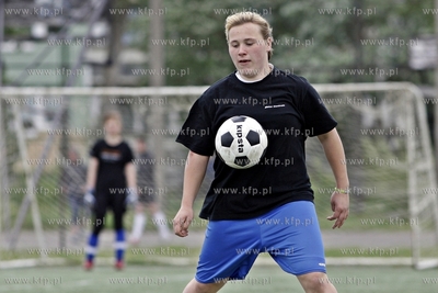 Gdansk Zaspa. Pilkarski turniej dzikich druzyn Do przerwy...