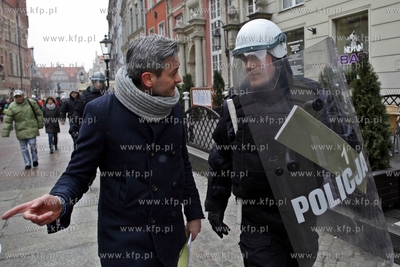 Gdansk. ul. Dluga manifa zorganizowana przez Trojmiejska...