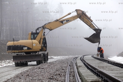 Ukladanie torow Pomorskiej Koleii Metropolitalnej na...
