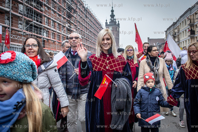 Gdańsk. Parada  na 100-lecie odzyskania niepodległości....