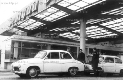 Na stacji benzynowej w Gdansku. 1975 Fot. Zbigniew...