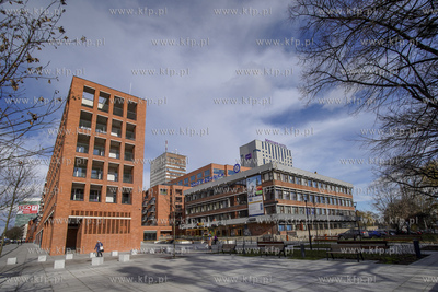 Gdańsk. Budynek NOT i nowo powstałe Apartamenty Rajska....