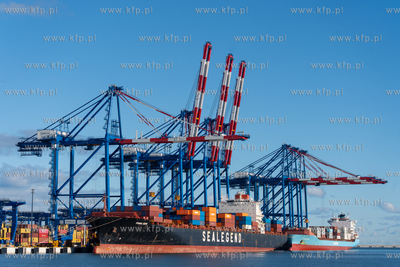 Kontenerowiec Istanbul Bridge zawinłą do Gdańska...