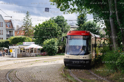Pętla tramwajowa w Oliwie. Nz, Tramwaj nr 5.  21.07.2023...