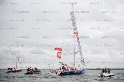 Sopot. Uroczyste przywitanie zeglarza Zbigniewa Gutka...