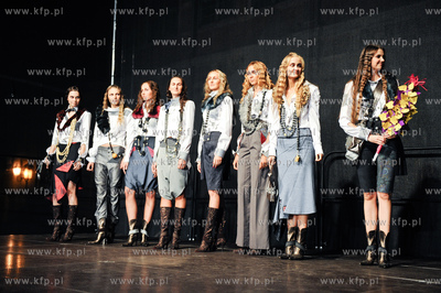 Gdansk, Dlugi Targ. Jarmark Dominikanski. Pokaz mody...