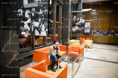 Gdansk. Teatr Wybrzeze. Wystawa zdjęć przygotowana...