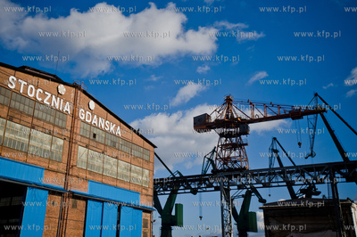 Stocznia Gdanska. Przekazanie wylaczonego z uzytku...