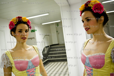 Gdynia. Sala koncertowa Morskiego Portu Gdynia.
Ladies...