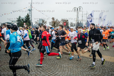 Gdynia. Skwer Kosciuszki. Start Biegu Niepodleglosci....