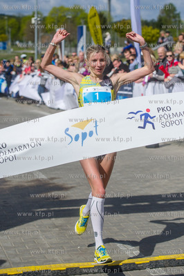 Plac Dwoch Miast. PKO Polmaraton Sopot 2015.
Nz zwyciezczyni...