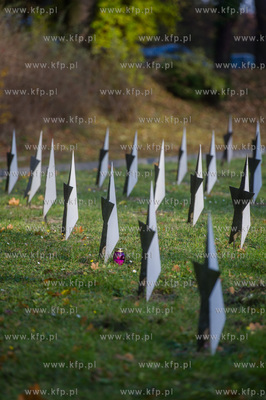 Gdansk. Cmentarz Zolnierzy Radzieckich. Dzien Wszystkich...