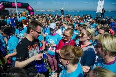 Gdynia. Bulwar Nadmorski. Bieg Kobiet - Zawsze Pier(w)si,...