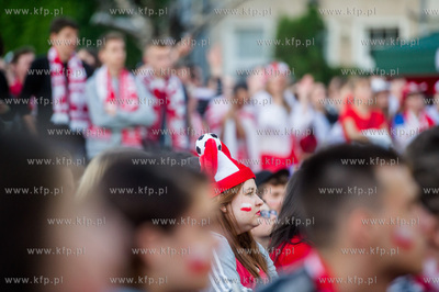 Gdansk. Targ Weglowy. Strefa kibica, gdzie mieszkancy...