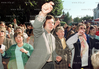 Sopocianie nagrali dzisiaj na molo piosenke o swoim...