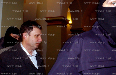 Gdansk.Prezydent Sopotu Jacek Karnowski opuszcza budynek...