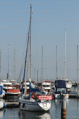 Jachty na sprzedaz w gdynskiej marinie.
29.04.2009
fot....