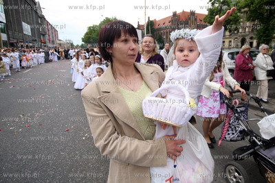 Szczecin. Papieska procesja Bozego Ciala, ulicami Szczecina...