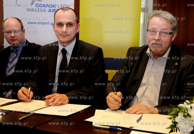 Gdansk. Hotel Mercure. Uroczystosc podppisania umowy...