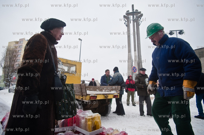 Zlozenie zniczy i wiencow w Rocznice Grudnia 70 pod...
