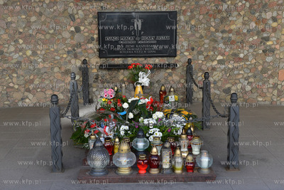 Gdynia. Msza swieta i uroczystosc podpisania aktu erekcyjnego...