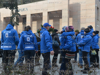 Rodzina, przyjaciele, znajomi, wspolpracownicy - setki...