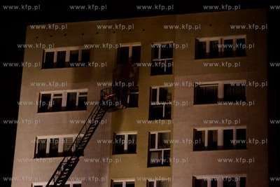 Gdańsk. Suchanino. Pożar w jednym z bloków na ul.Paderewskiego....