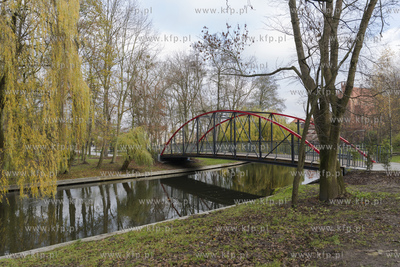 Starogard Gdański,Park Miejski.Nz. Most w Parku05.11.2019Fot....