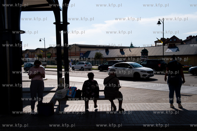 Lato w Kartuzach. Dworzec autobusowy. 18.08.2023. Fot....