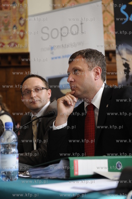 Sesja Rady Miasta Sopotu. Spotkanie dotyczylo glownie...