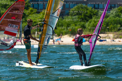 Plaza w Sopocie, przy Sopockim Klubie Zeglarskim. Briefing...