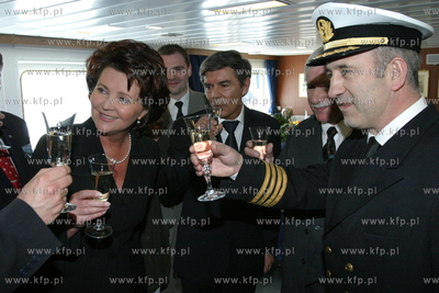 Stocznia Gdynia, chrzest samochodowca Amber Arrow zbudowanego...