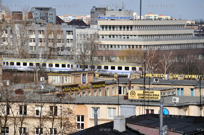 Gdansk Wrzeszcz. Widok na dachy domow pomiedzy al....
