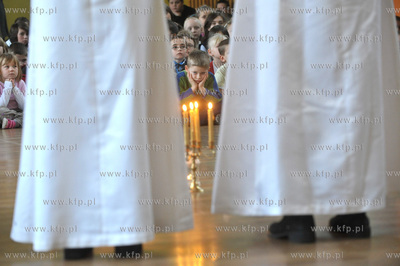 Orszak sw. Lucji odwiedzil Szkole Podstawowa nr 14...