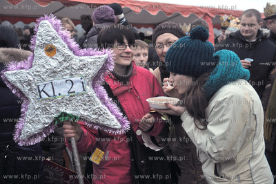 Orszak Trzech Kroli w Zukowie na Kaszubach. Po urocztosciach...