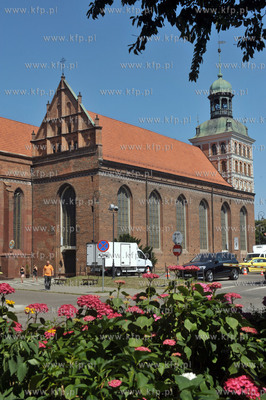 Gdansk. Koscioł bazylika sw. Brygidy widziana od strony...