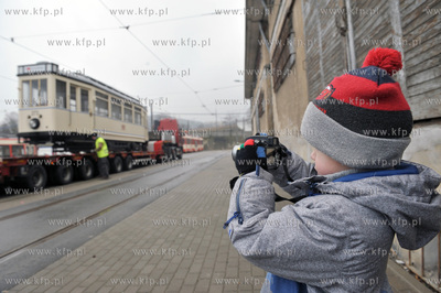 Gdansk - Zajezdnia Tramwajowa Wrzeszcz. Rozladunek...