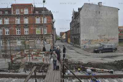 Gdańsk Orunia widziana z okien pociągu. Ul. Przy...