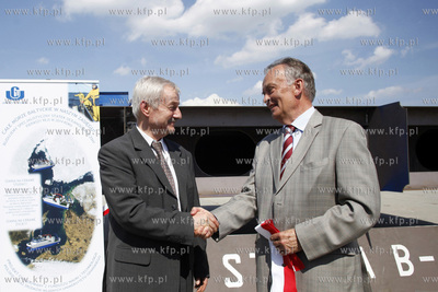Gdynia. Stocznia S.R. Nauta. Ceremonia polozenia stepki...