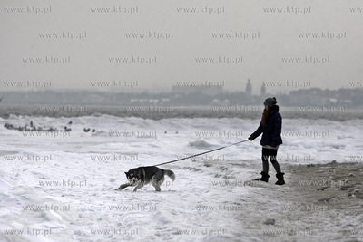 Niedziela na plazy w Gdyni Orlowie.
02.02.2014
fot....