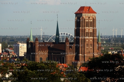 Gdansk widziany z Gory Gradowej. Nz. Kosciol Mariacki,...