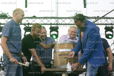 Stadion Energa. Amber Fest, biesiada piwna. Odszpuntowanie...