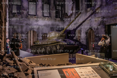 Oprowadzanie dziennikarzy po wystawie stałej MIIWŚ.
08.07.2024
fot....