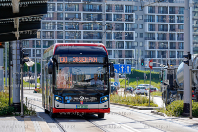 Gdańsk. Morena. Nowy autobus wodorowy NESOBUS na linii...
