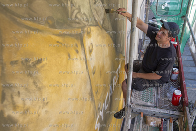Gdańsk. Podwale Staromiejskie. Trwają prace nad muralem...