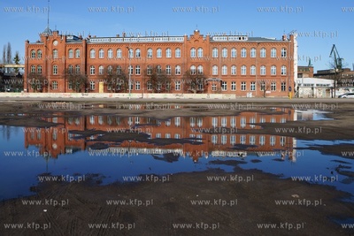 Gdańsk, Pusty plac pomiędzy ulicami Popiełuszki...