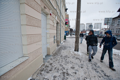 Gdansk. Sklep Botanica przy ul. Partyzantow. Zamkniety...