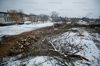 Gdansk. Oliwa. Wycinka drzew pod budowe Pomorskiej...