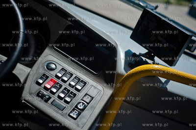 Gdansk. Targ Rakowy. Prezentacja chinskiego autobusu...